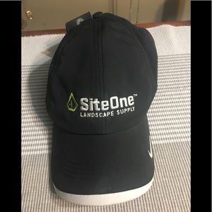 NWT- Nike golf dry fit 🧢